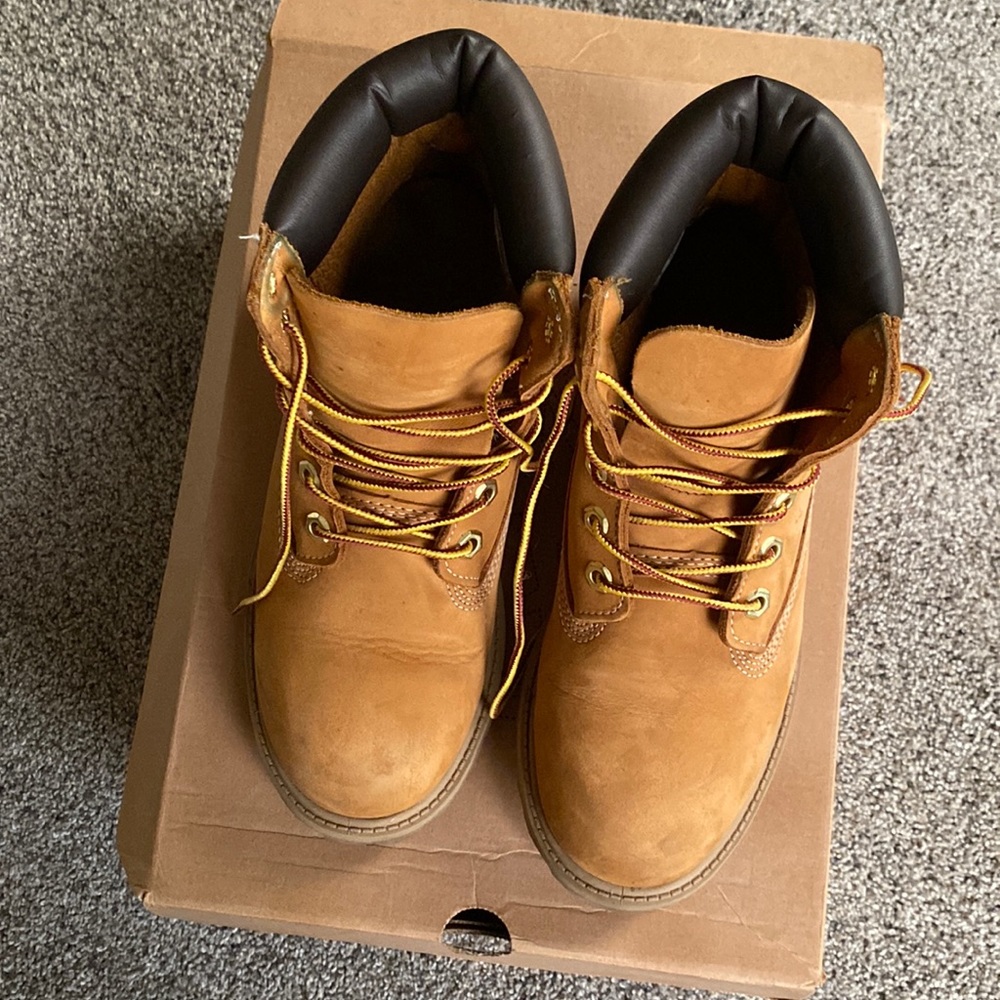 TIMBERLAND BOOTS KIDS 5.5 fits womens 7.5